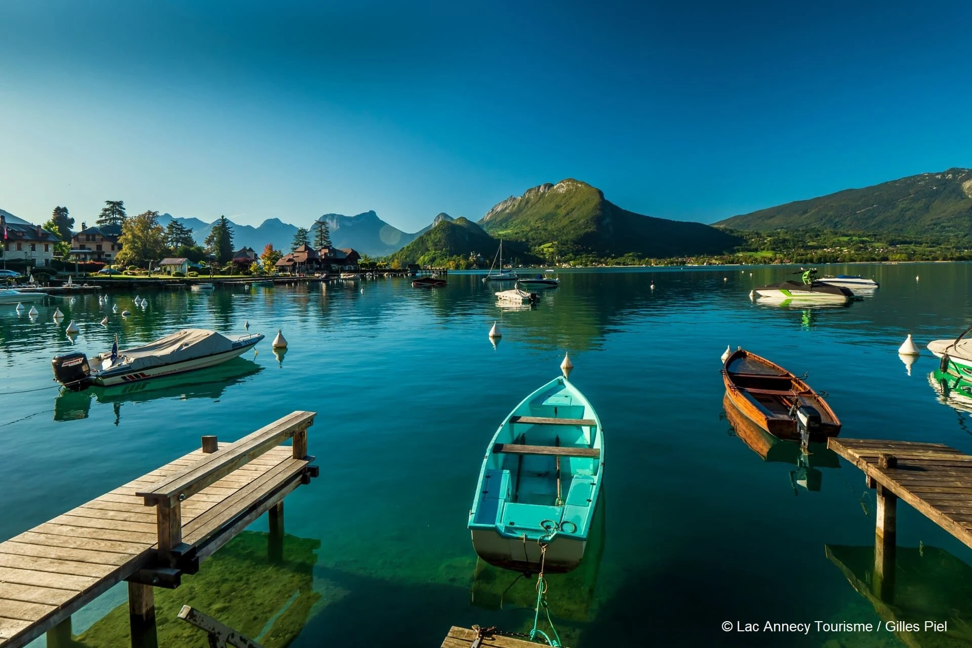 Vue du lac depuis la Baie de Talloires Montmin Gilles Piel 10604 1920px 1
